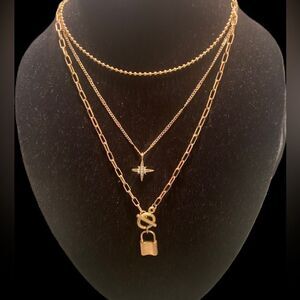 #400 BOUTIQUE Multi Chain Gold Lock Pendant